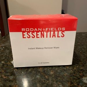 Rodan and Fields instant makeup remover wipes 60ct